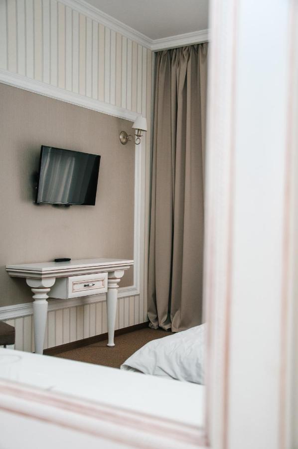 Orly Park-Hotel Киев Екстериор снимка