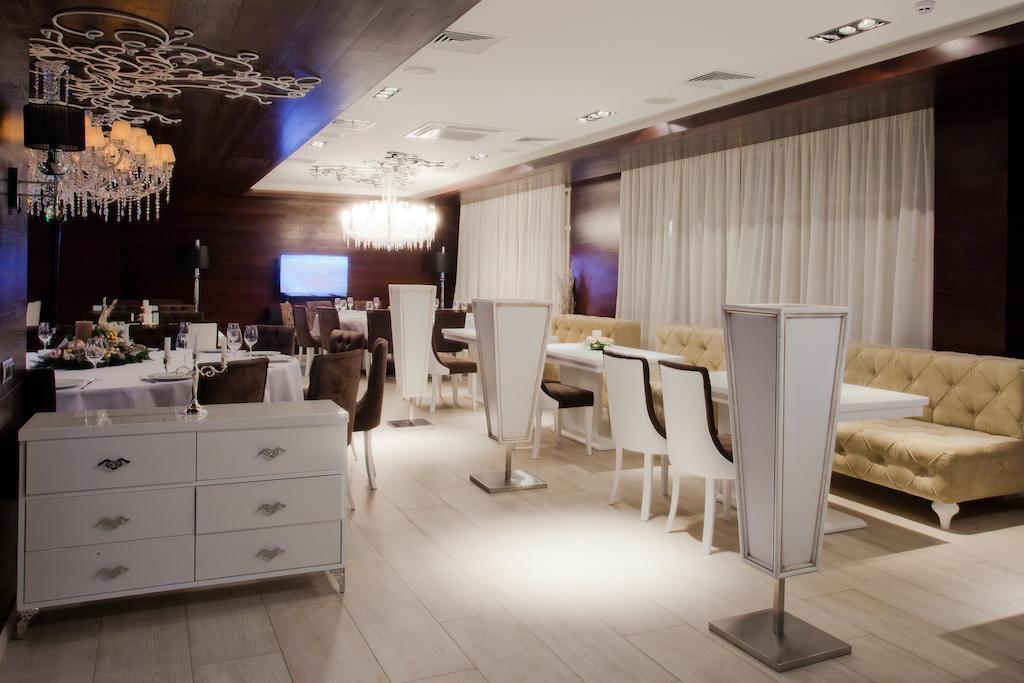 Orly Park-Hotel Киев Екстериор снимка