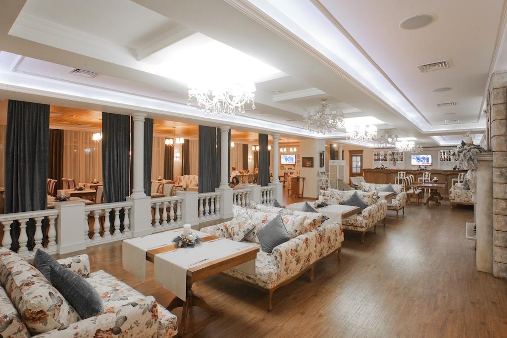 Orly Park-Hotel Киев Екстериор снимка