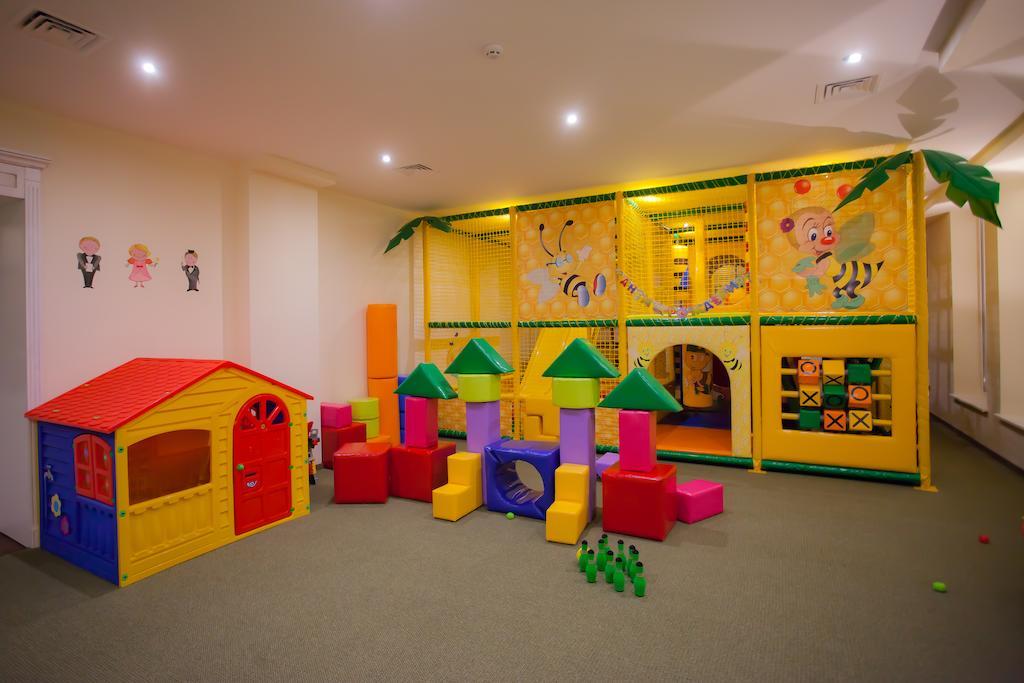 Orly Park-Hotel Киев Екстериор снимка