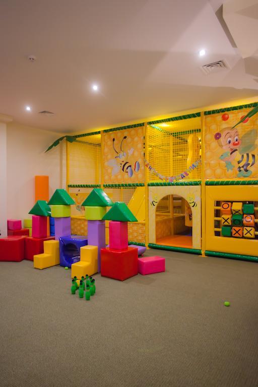Orly Park-Hotel Киев Екстериор снимка