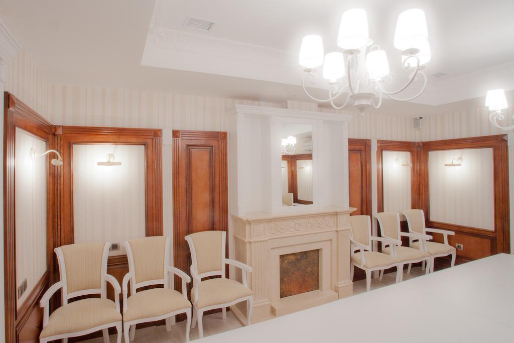 Orly Park-Hotel Киев Екстериор снимка